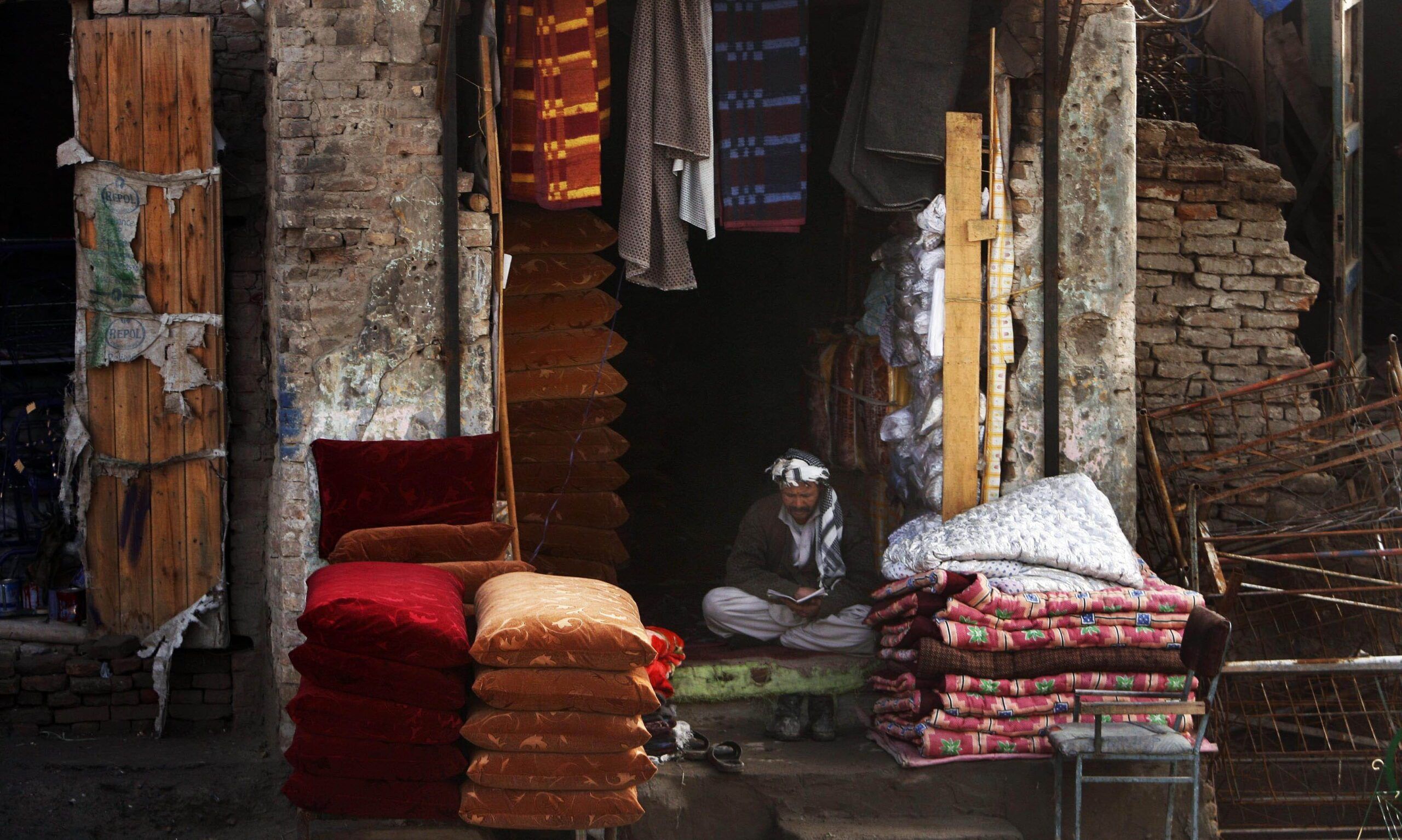 Man in turban reading