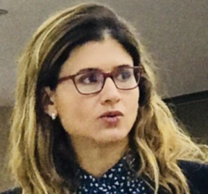 Headshot of Flávia Carbonari